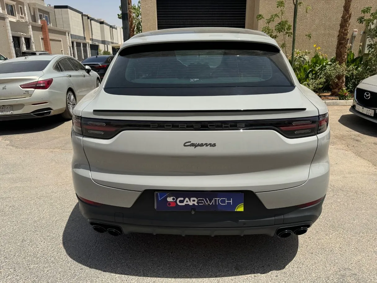 Car image 5