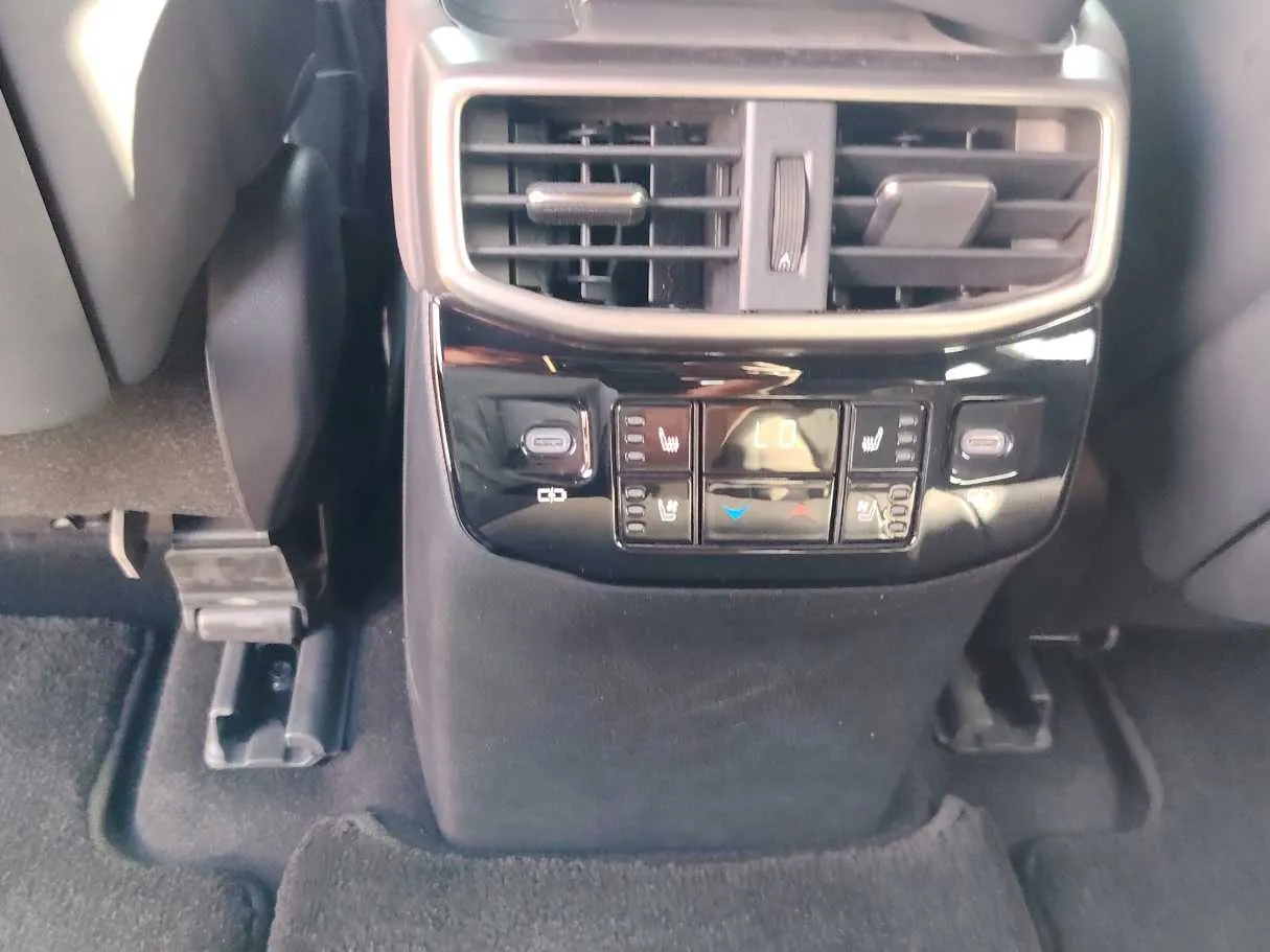 Car image 31