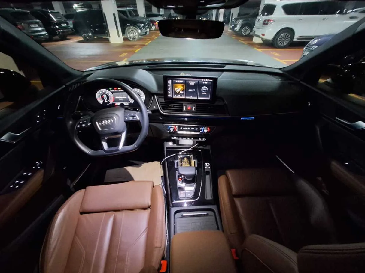 Car image 16