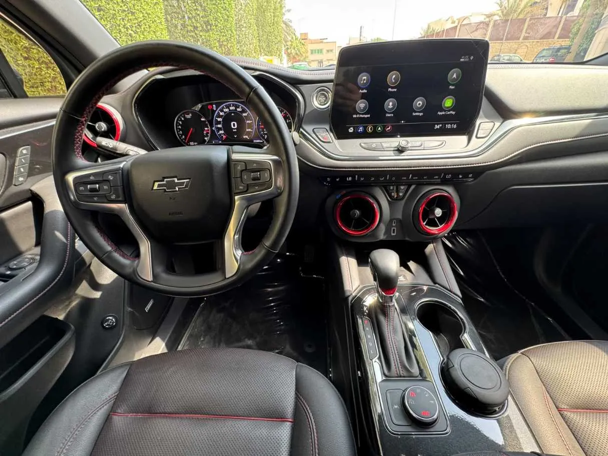 Car image 18