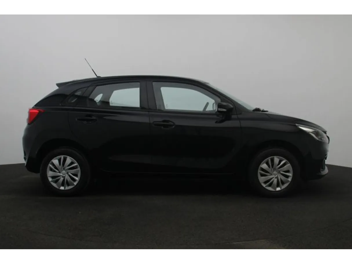Car image 13