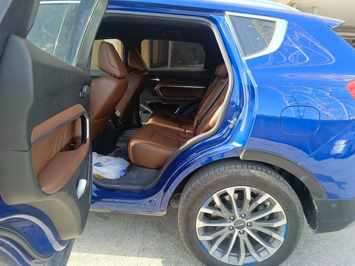 Car image 16