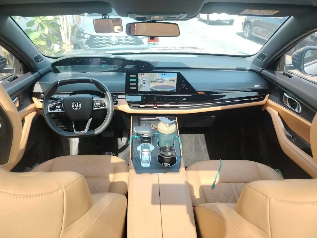 Car image 23