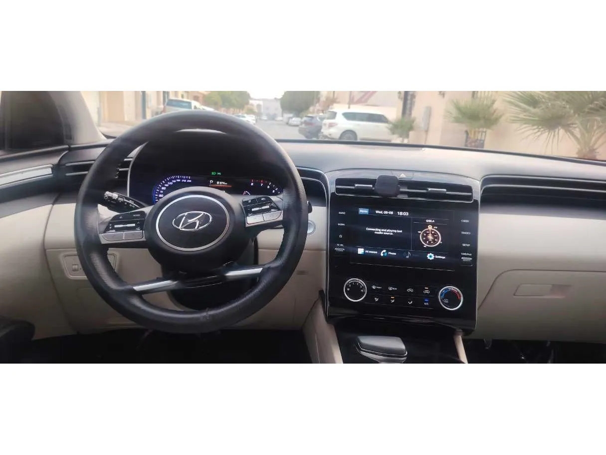 Car image 18