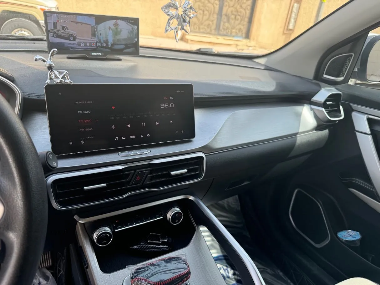 Car image 13