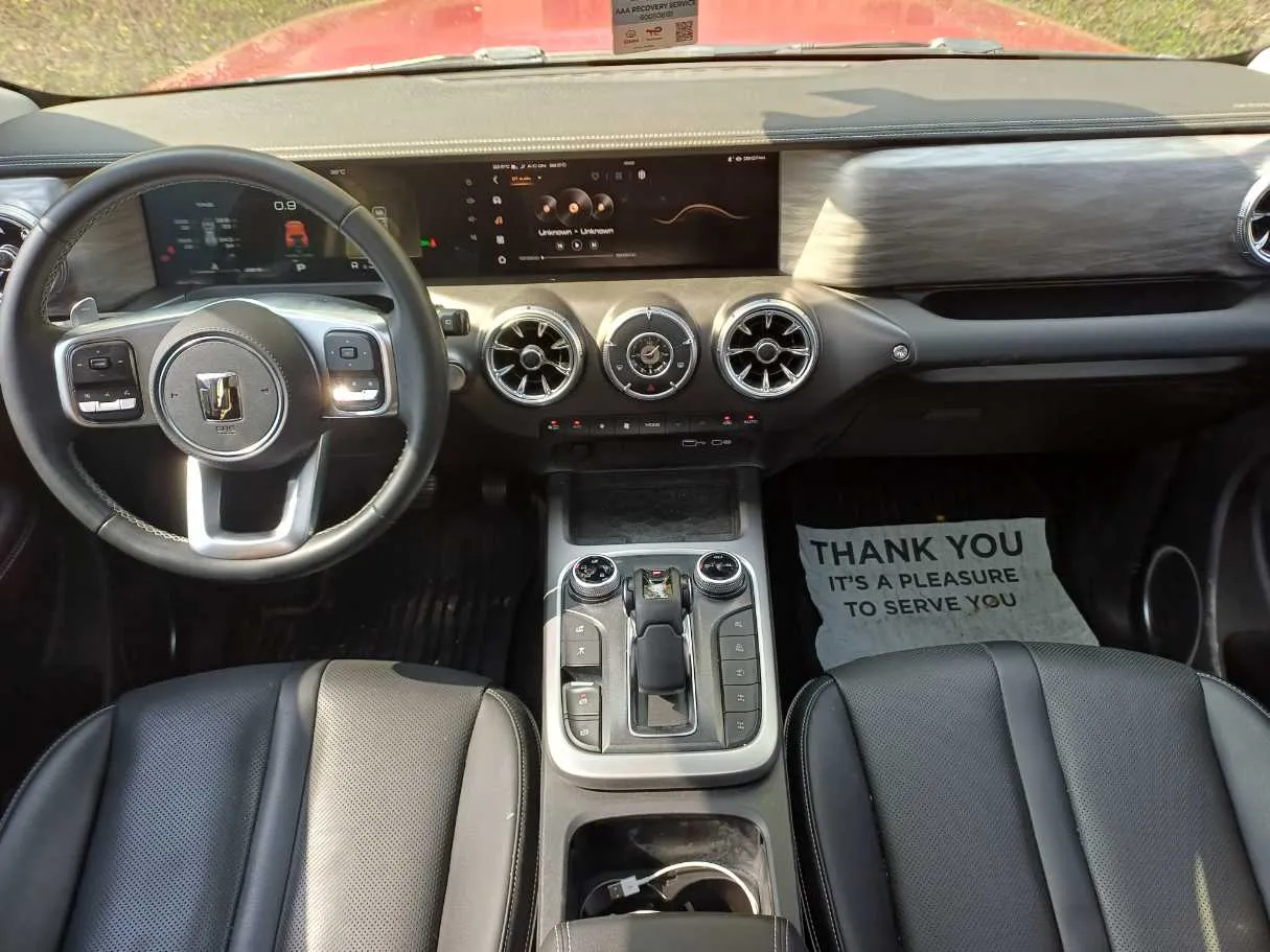 Car image 15