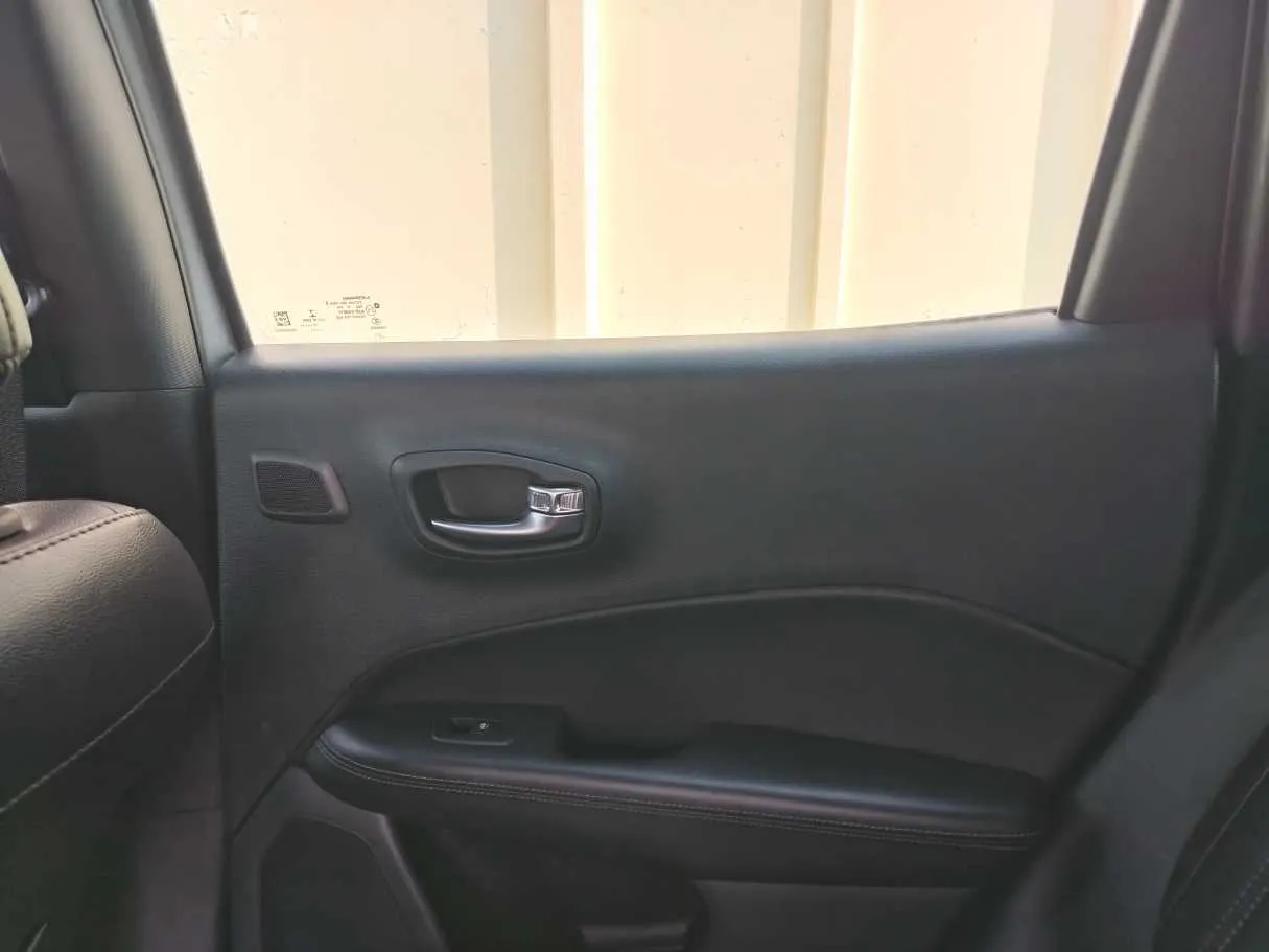 Car image 28