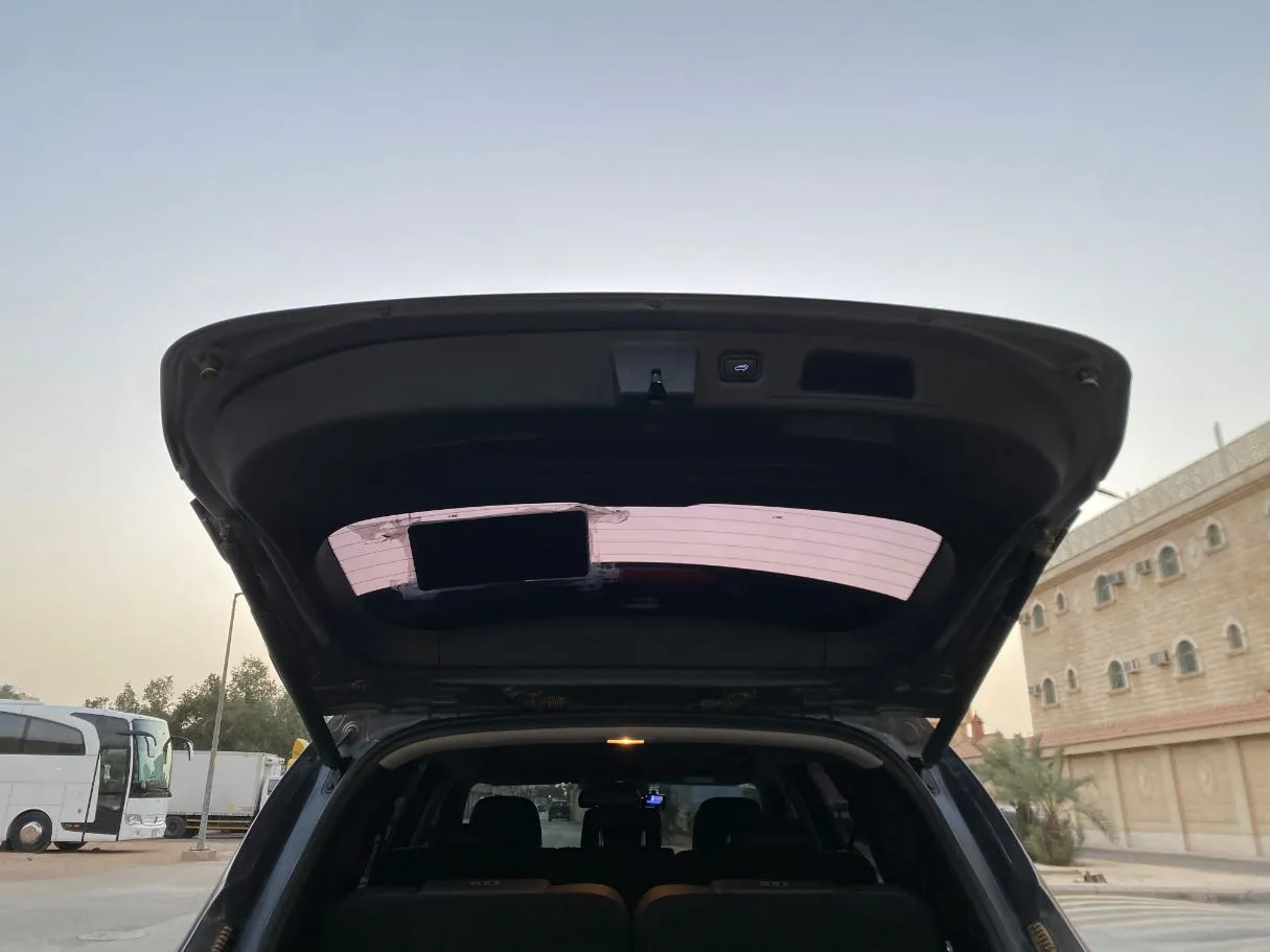 Car image 22
