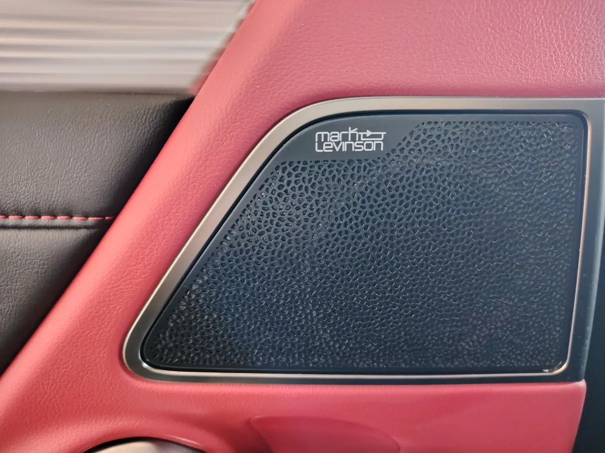 Car image 37