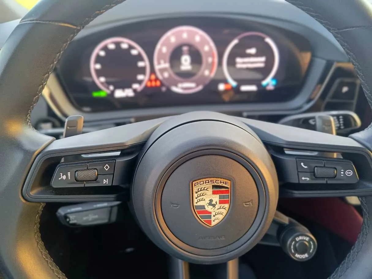 Car image 28