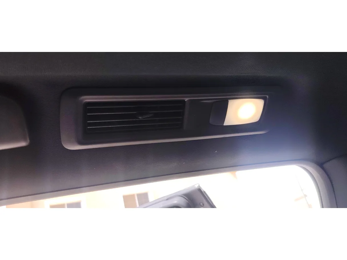Car image 31