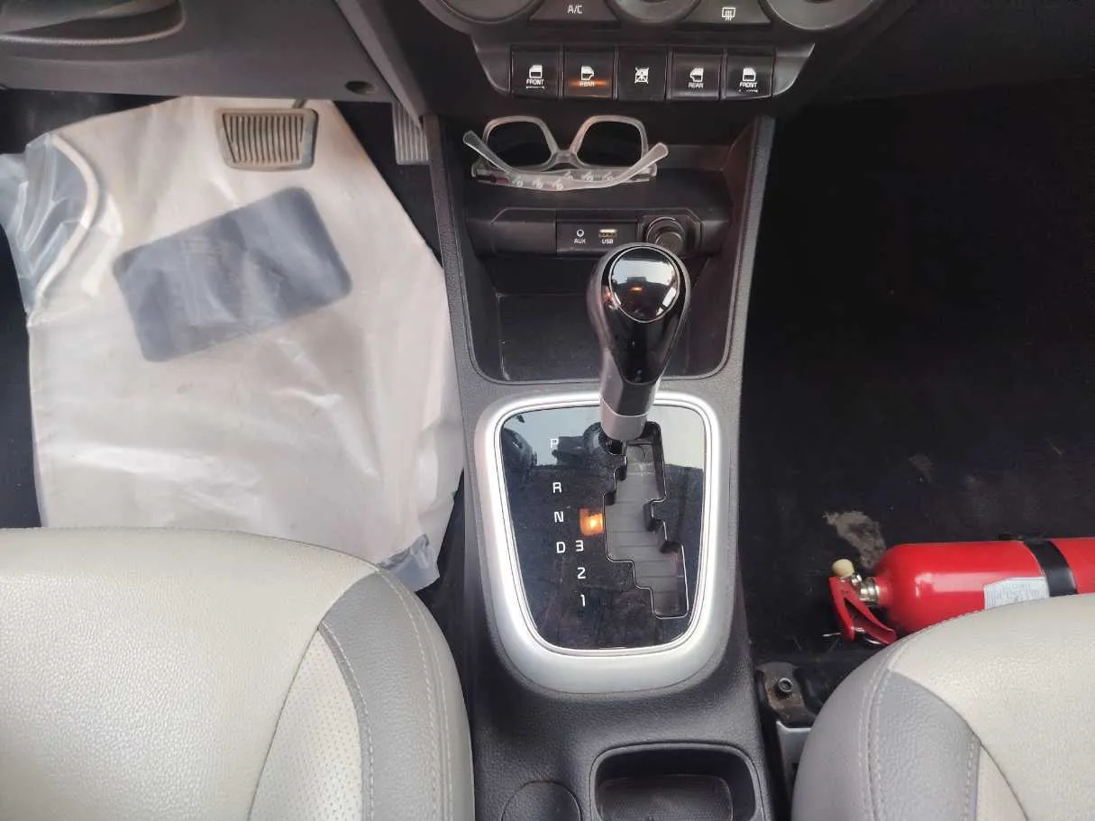 Car image 15
