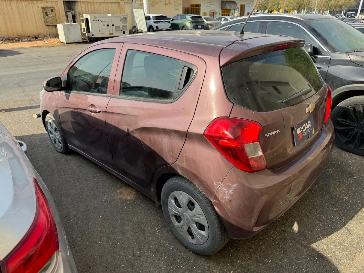 Car image 15