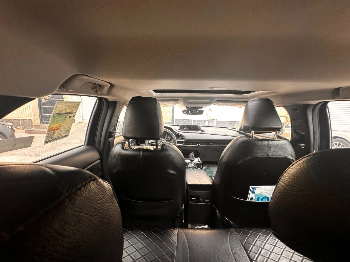 Car image 15