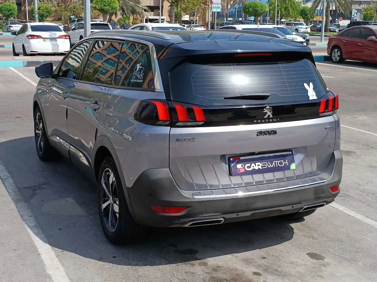 Car image 5
