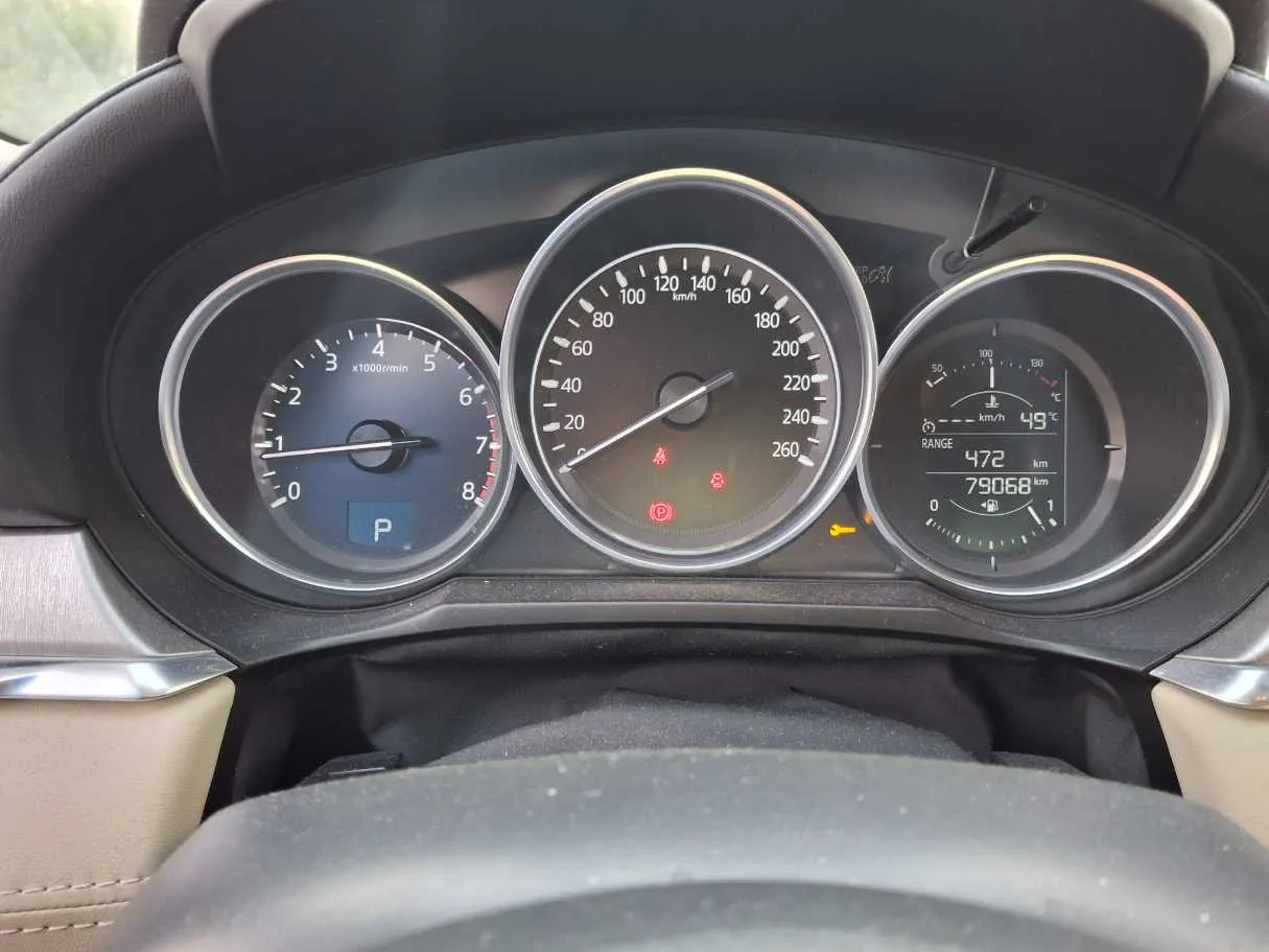 Car image 18