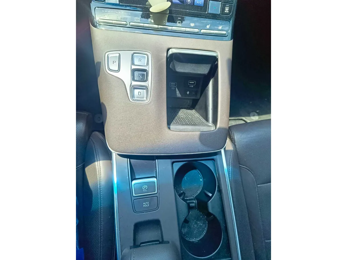 Car image 21
