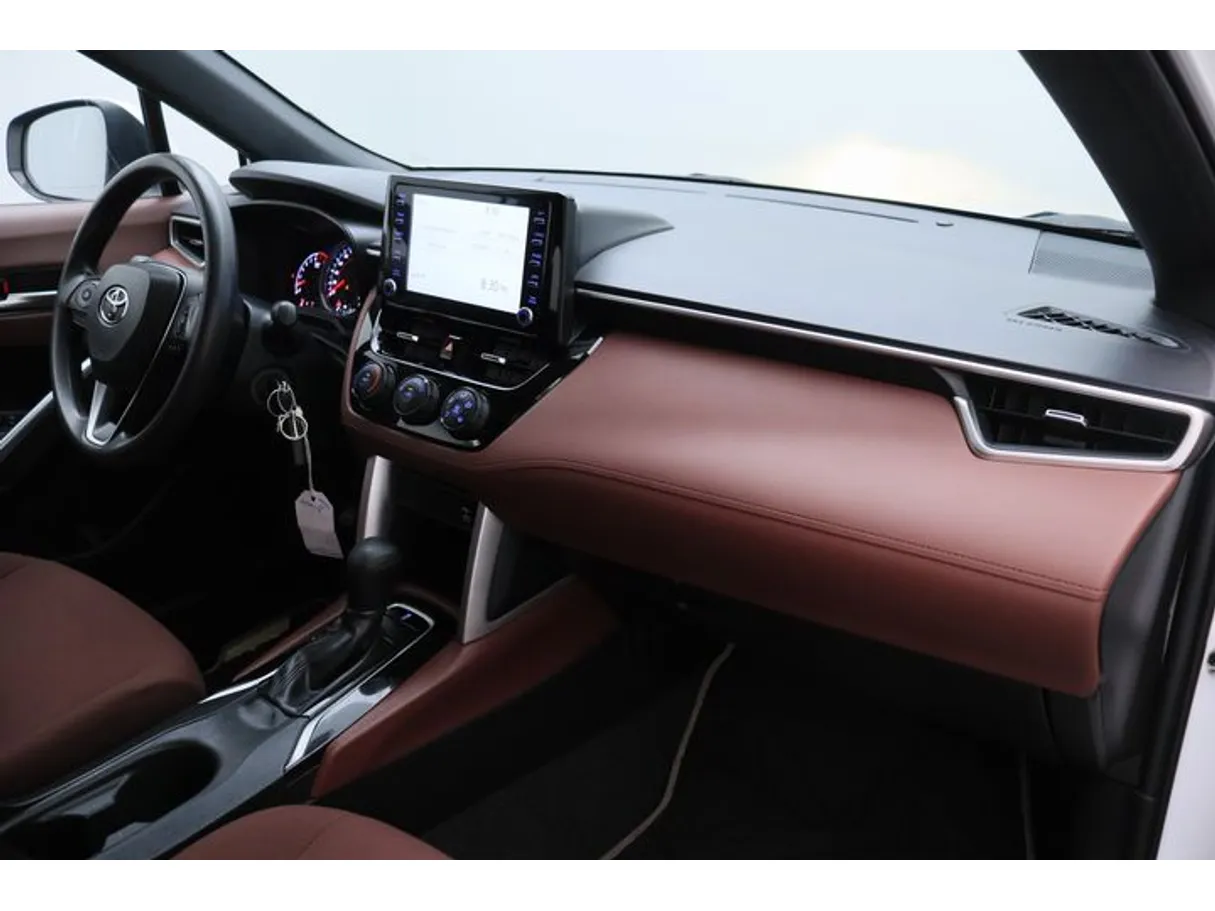 Car image 10