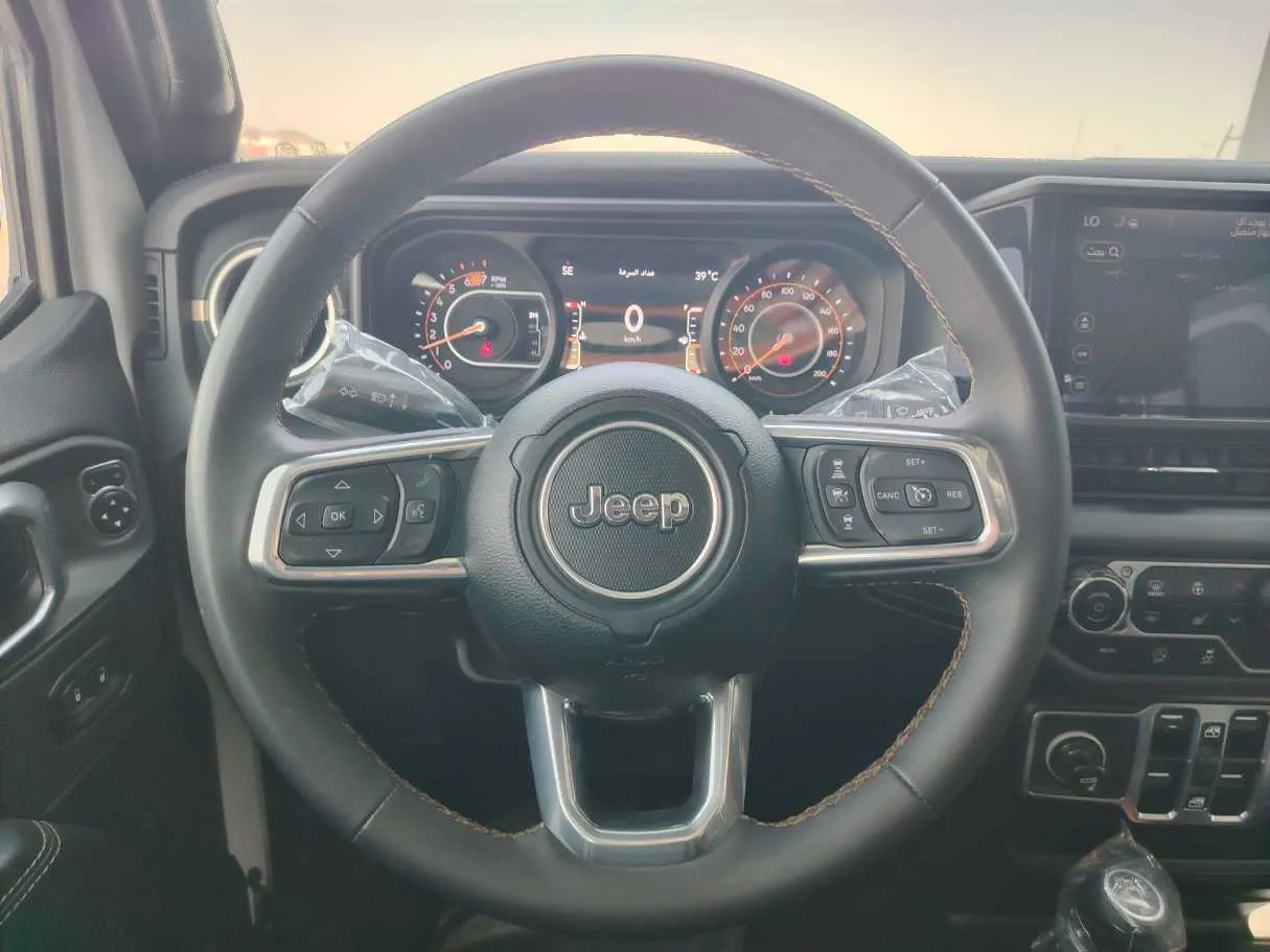 Car image 24