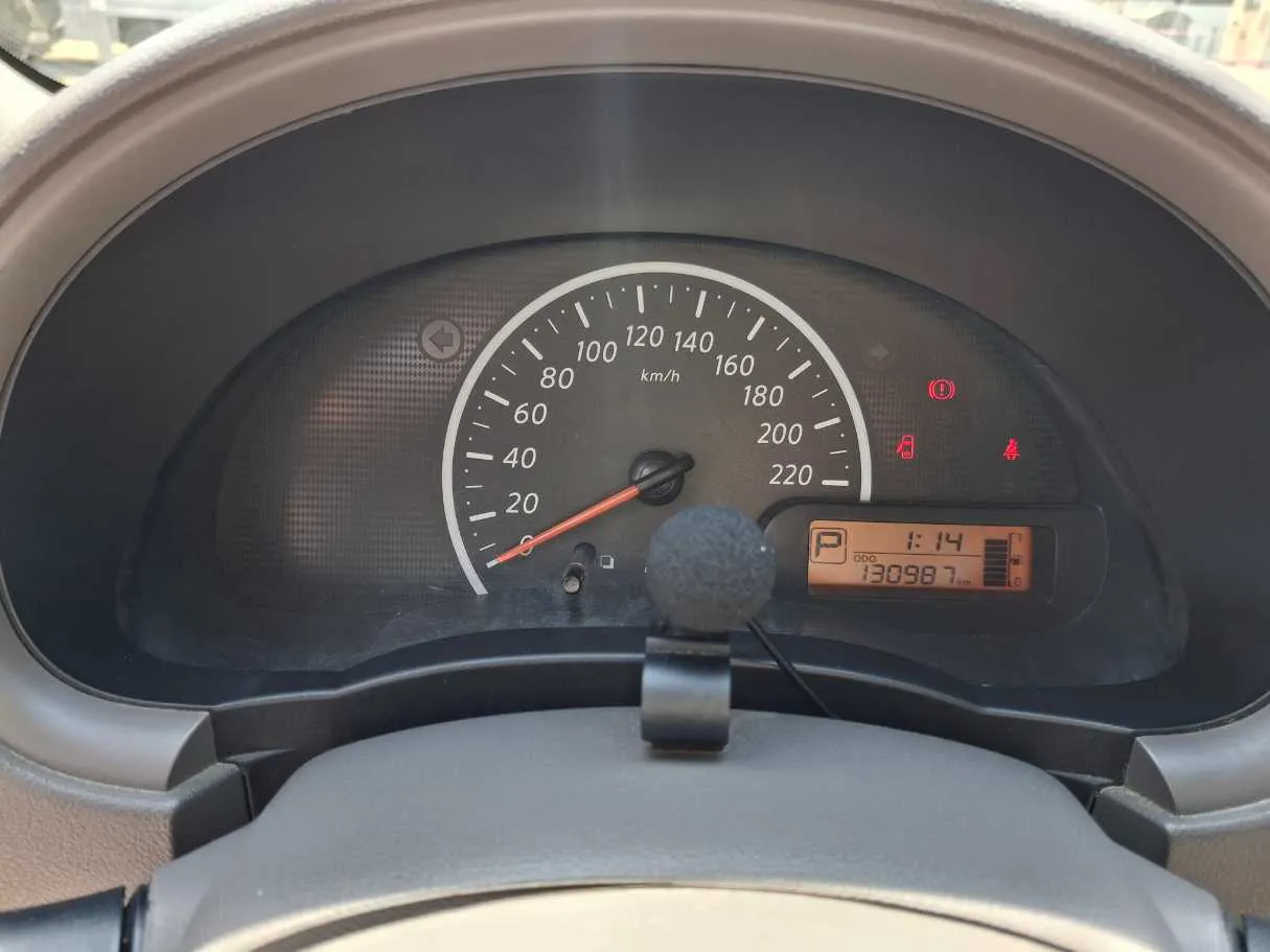 Car image 18
