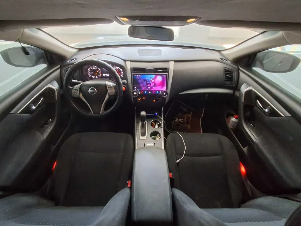Car image 10