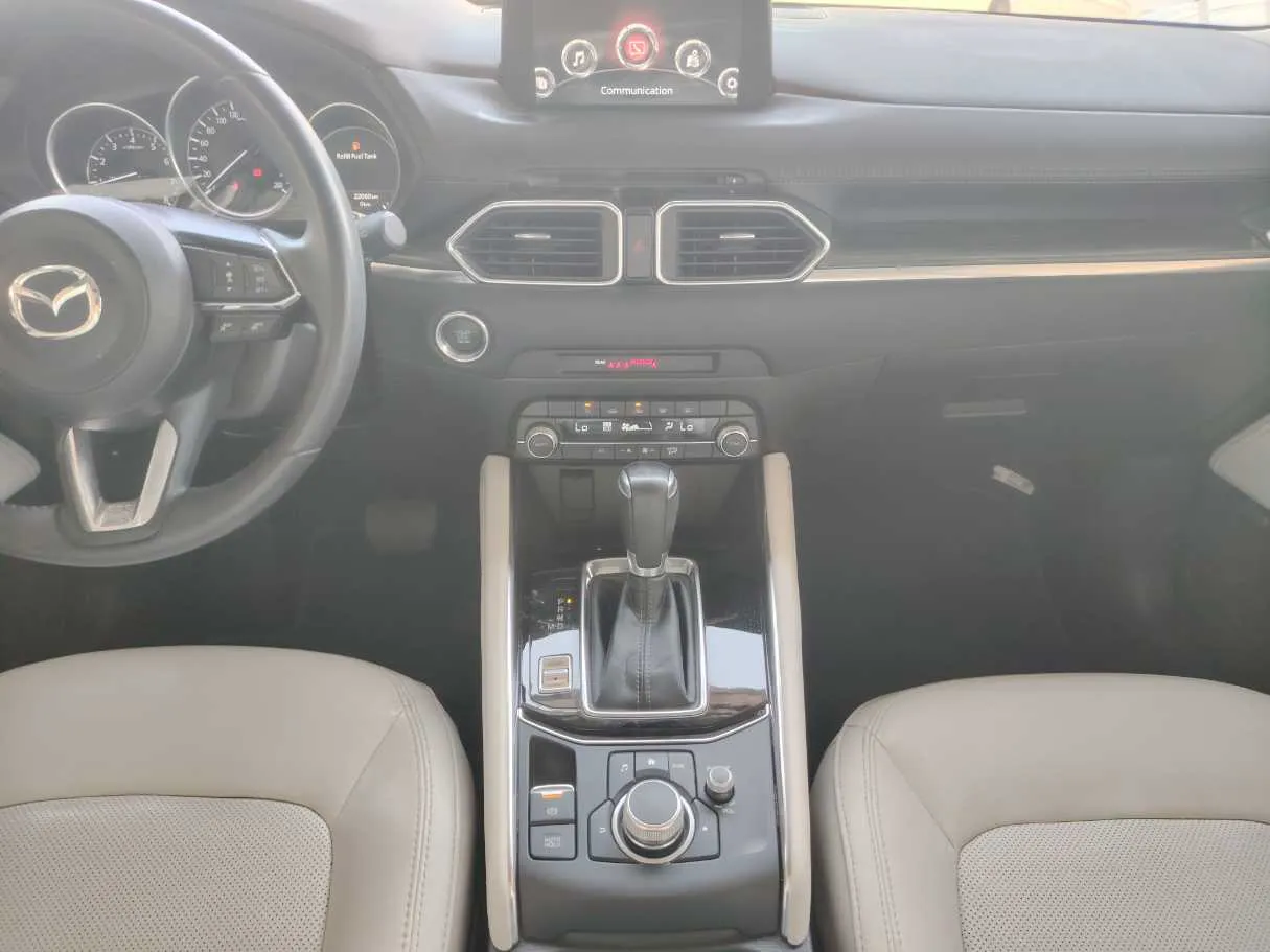 Car image 25