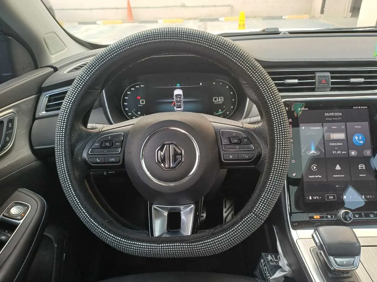 Car image 14