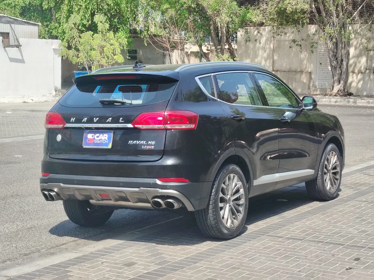 Car image 5