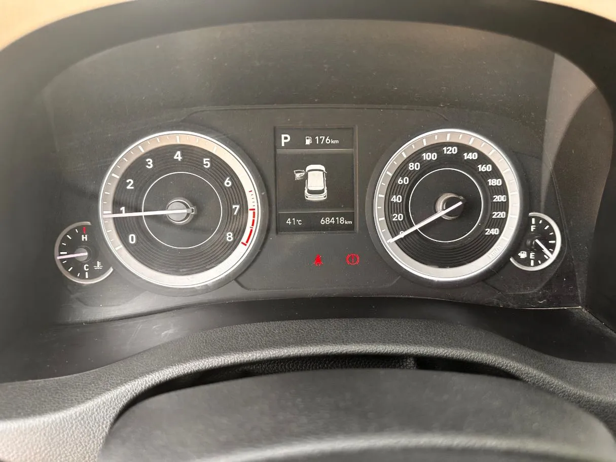 Car image 20