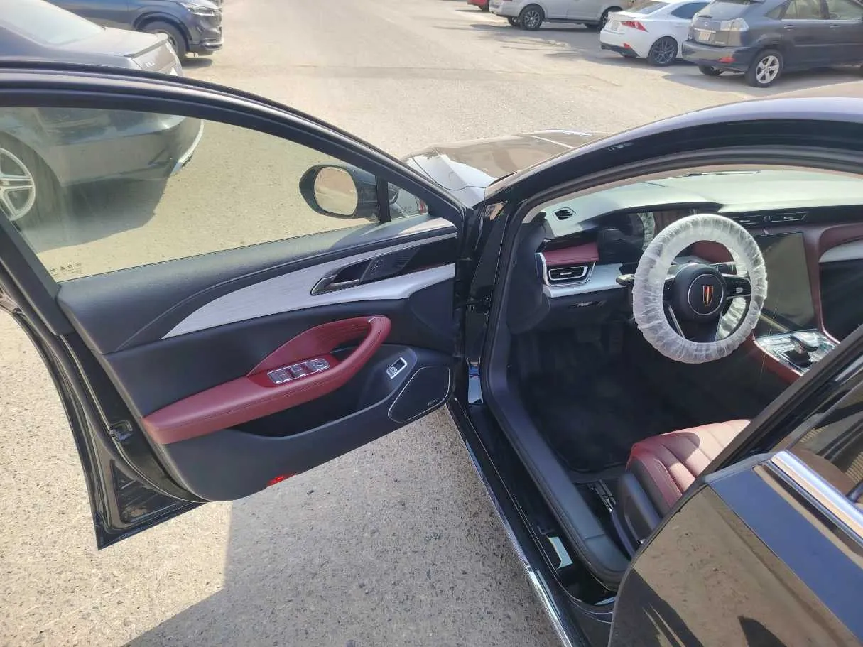 Car image 13