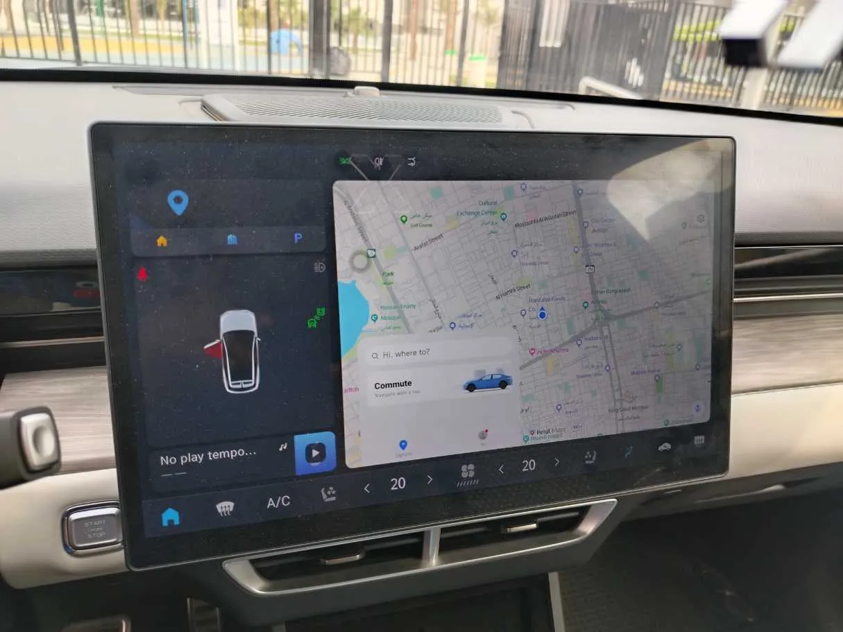 Car image 19