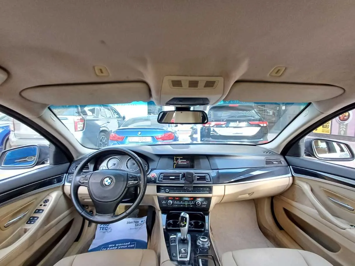 Car image 17