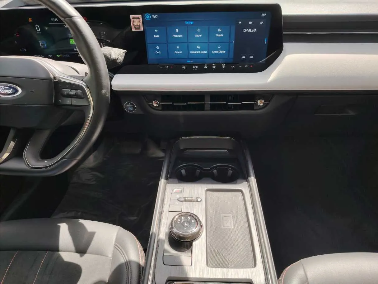 Car image 23