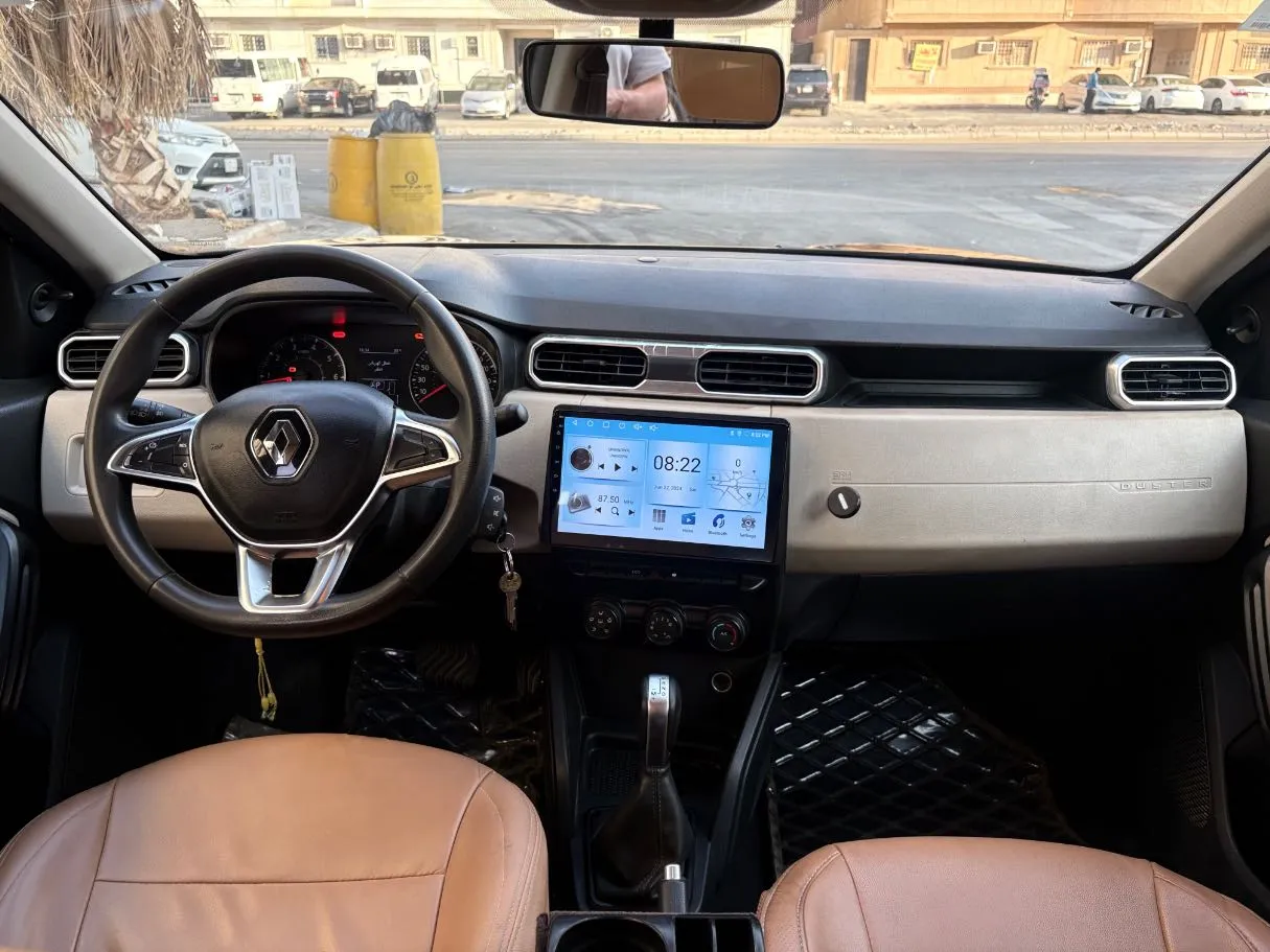 Car image 18