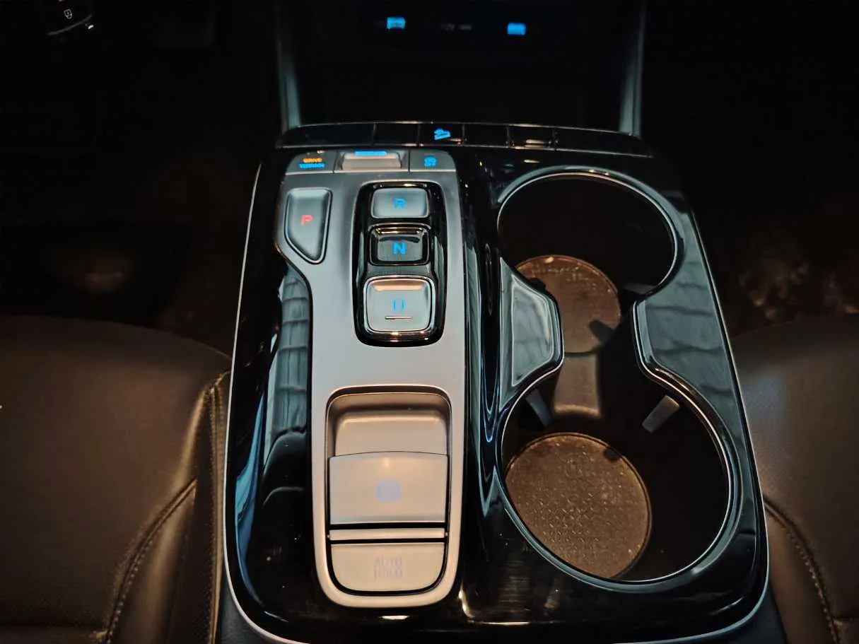 Car image 19
