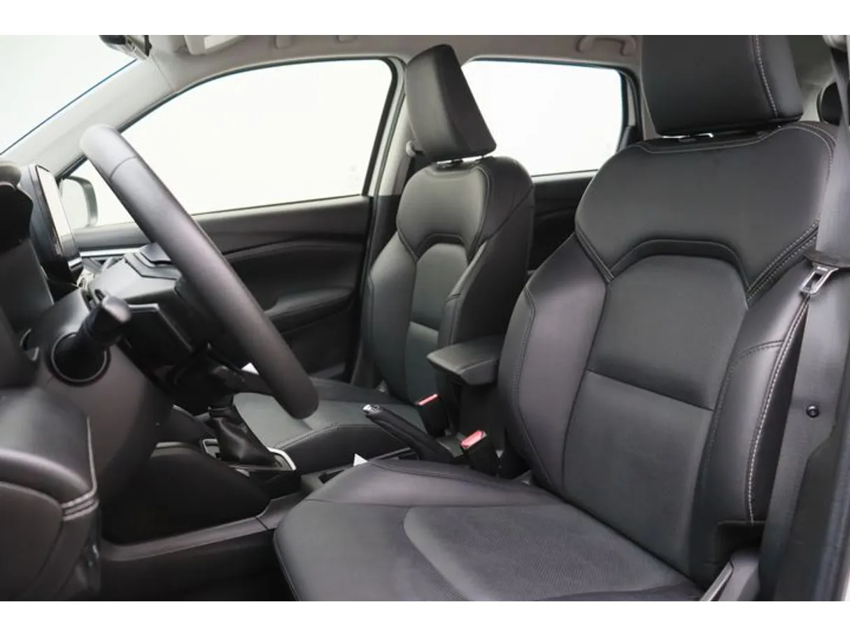 Car image 8