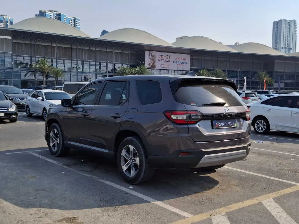 Car image 7