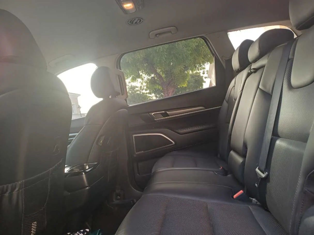 Car image 13