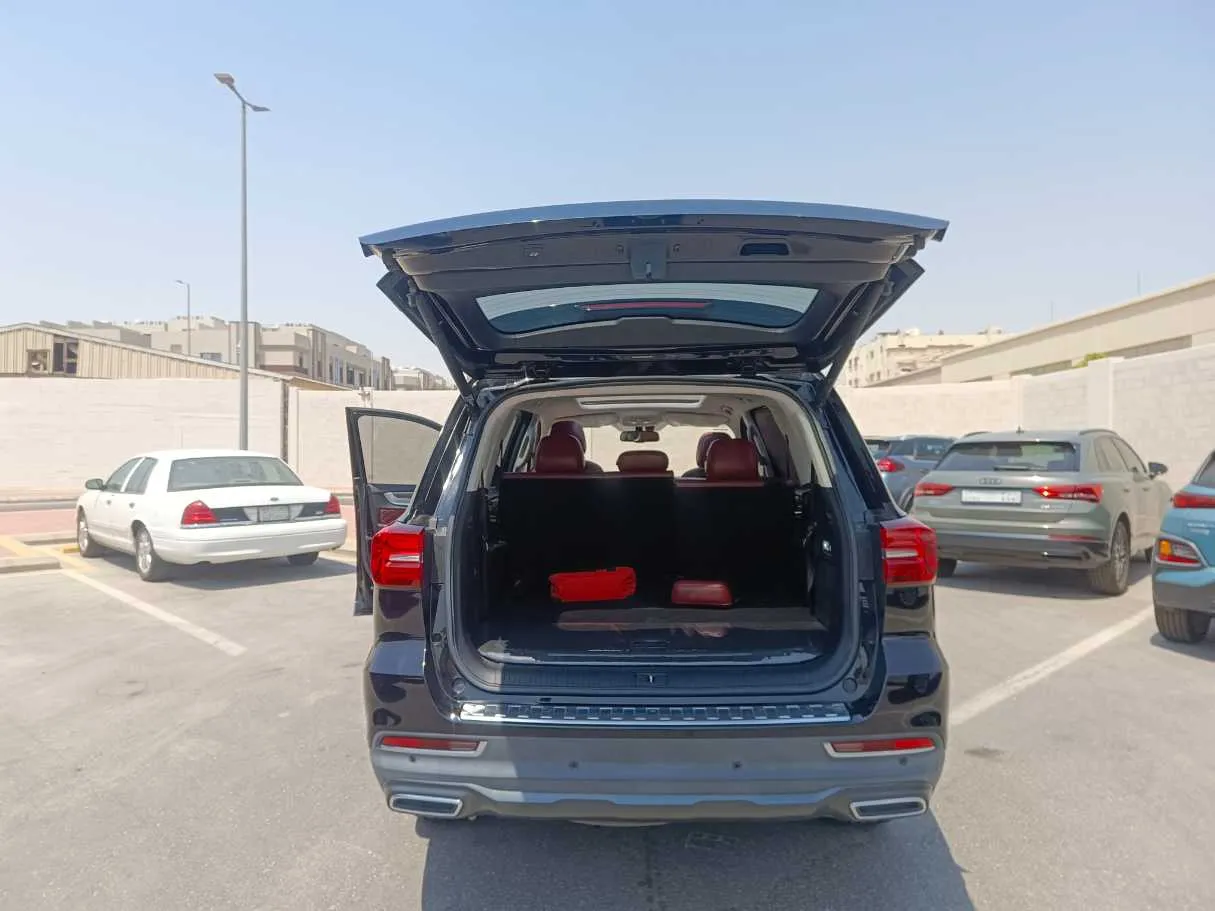 Car image 30