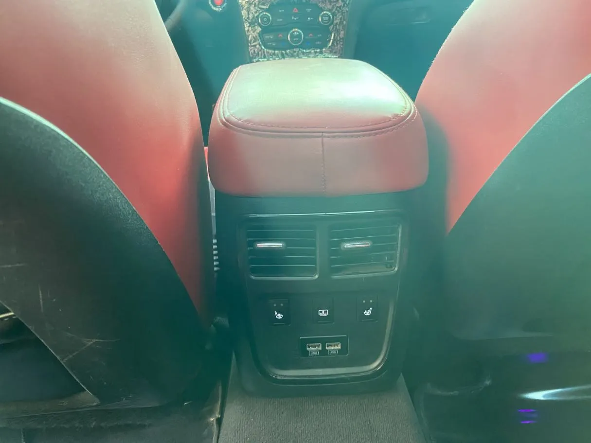Car image 23