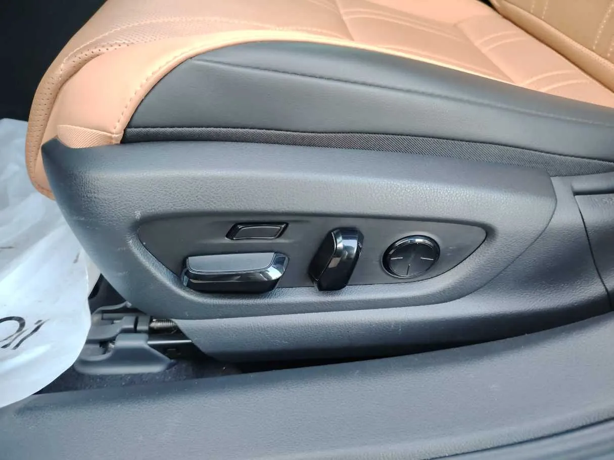 Car image 45