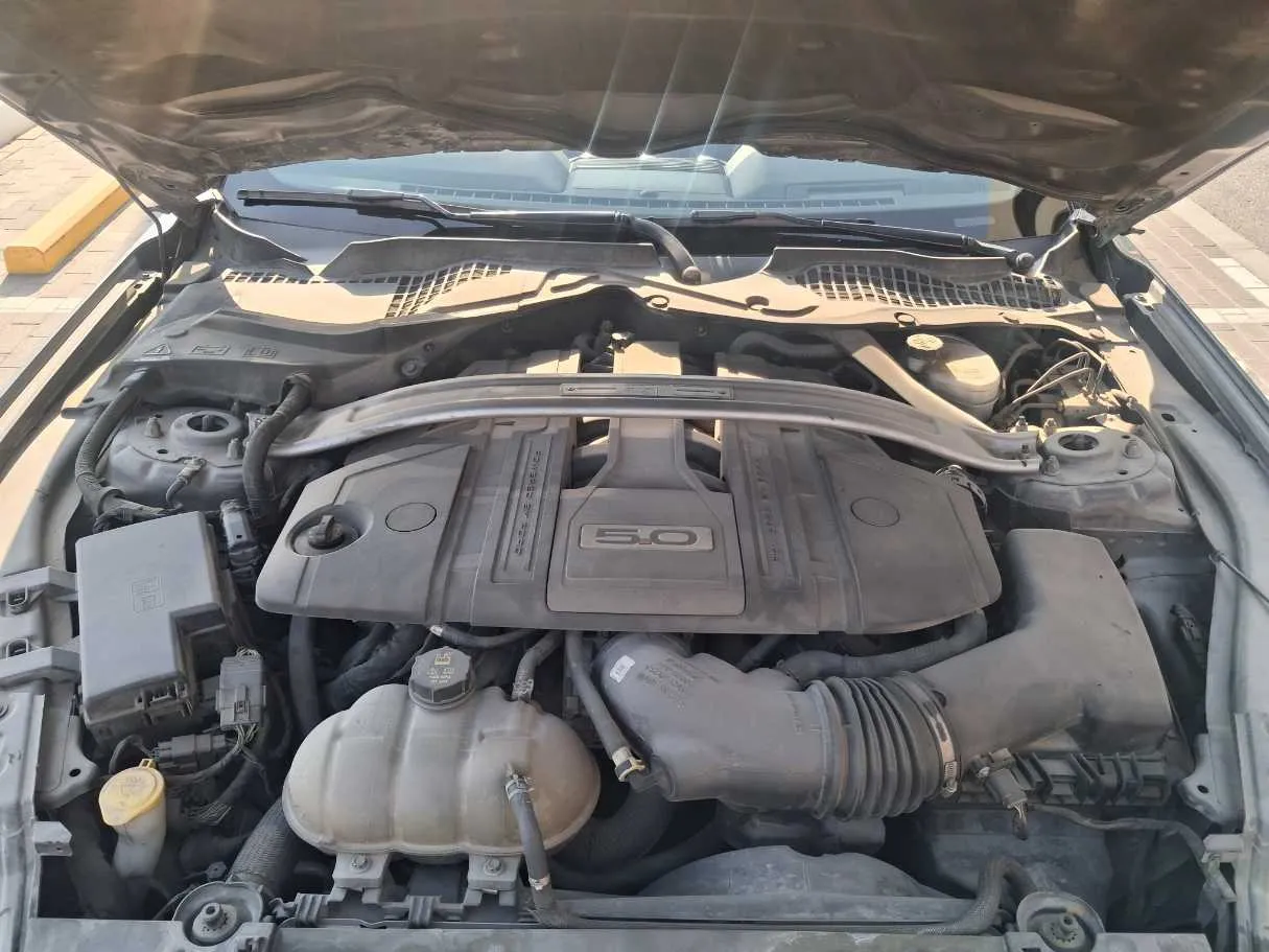 Car image 18