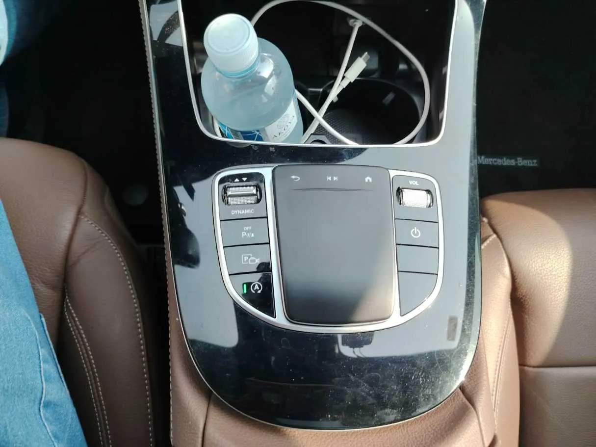 Car image 24