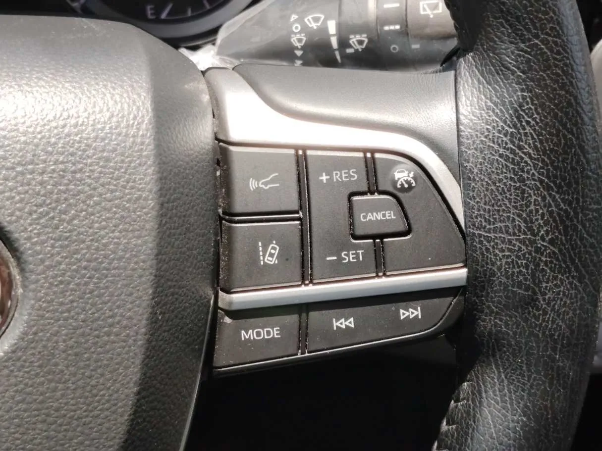 Car image 27