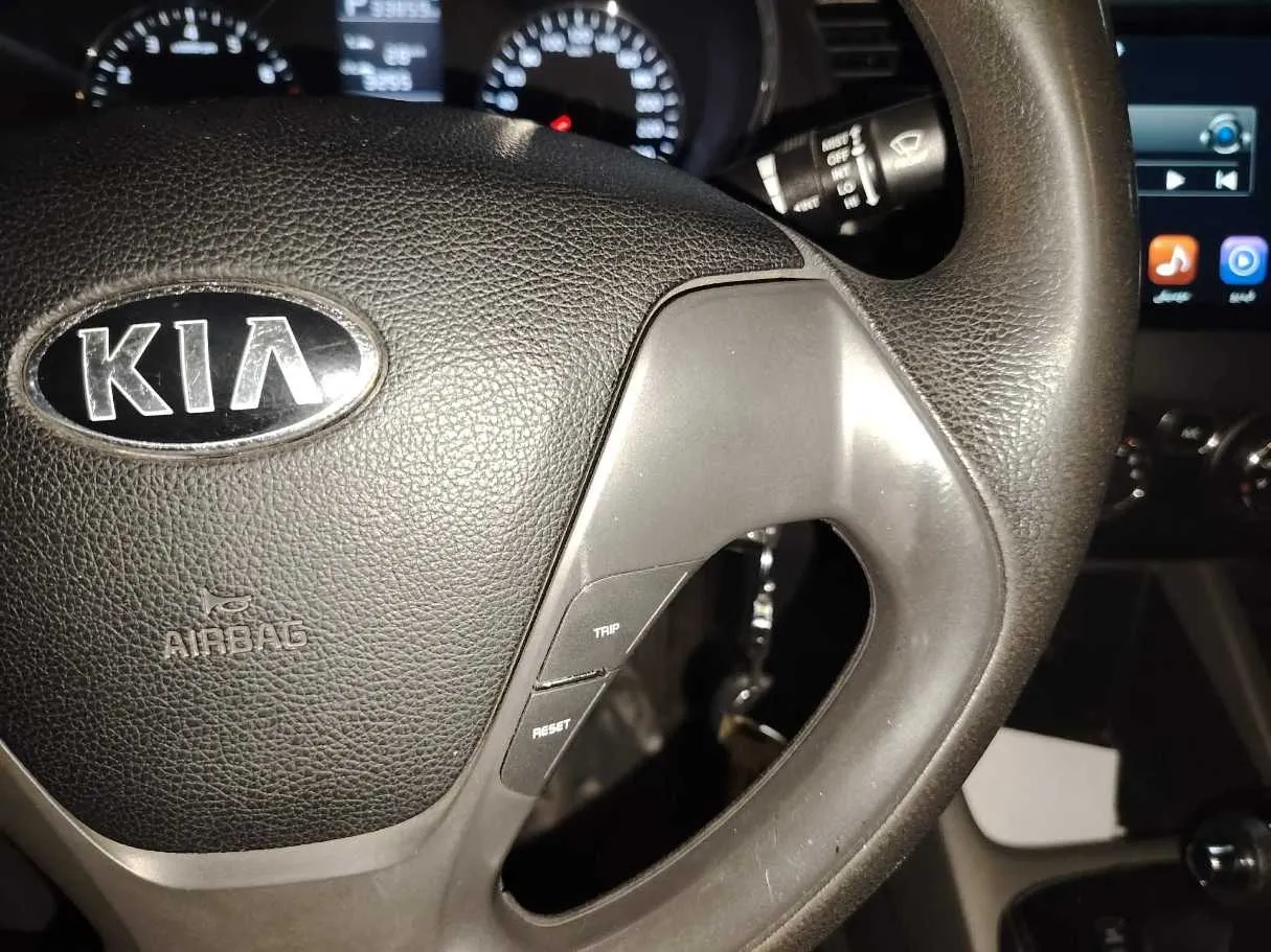 Car image 34