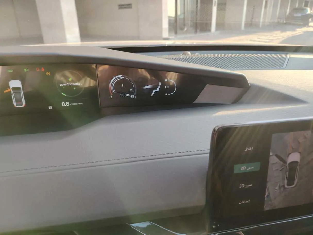 Car image 30