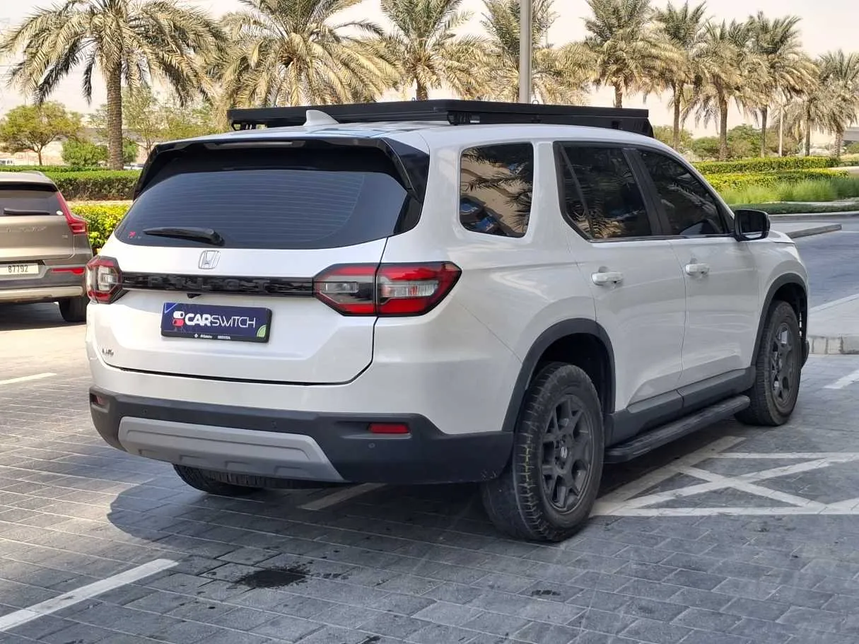 Car image 7