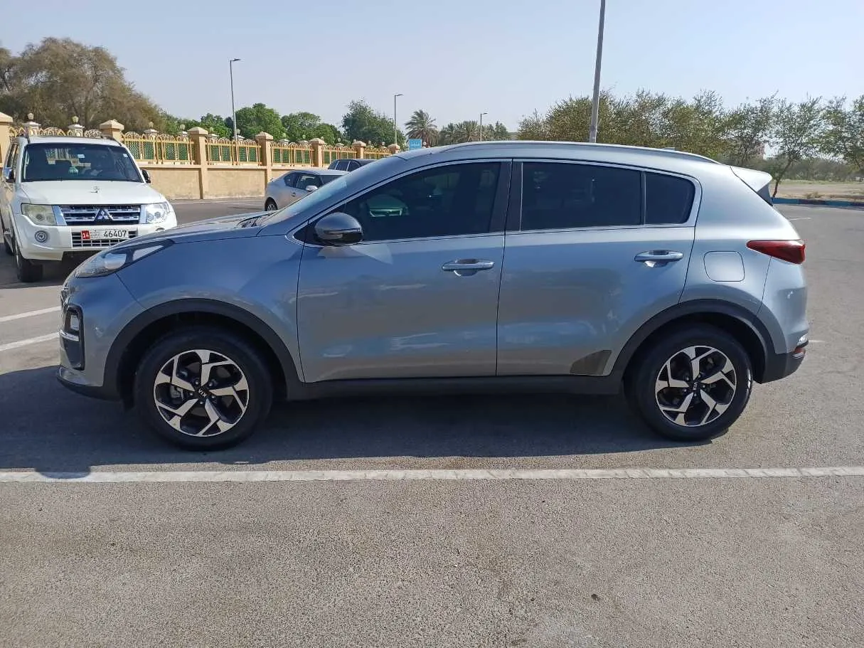 Car image 8