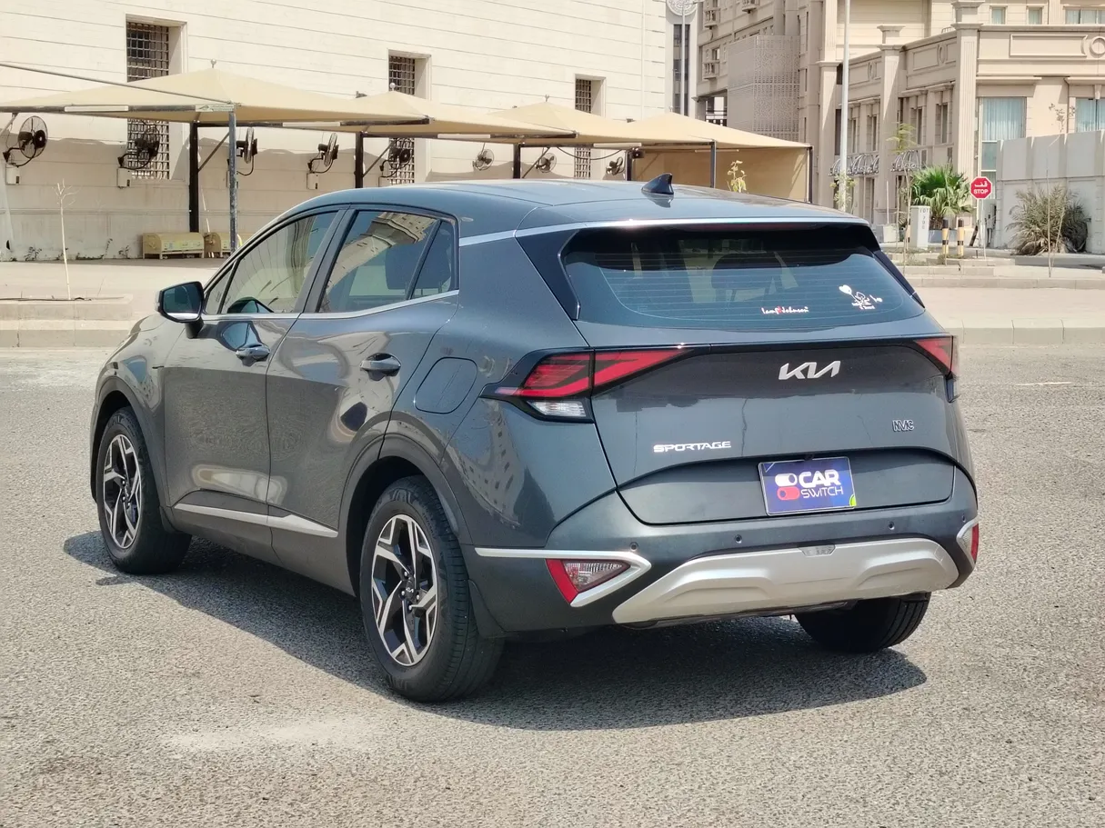 Car image 7