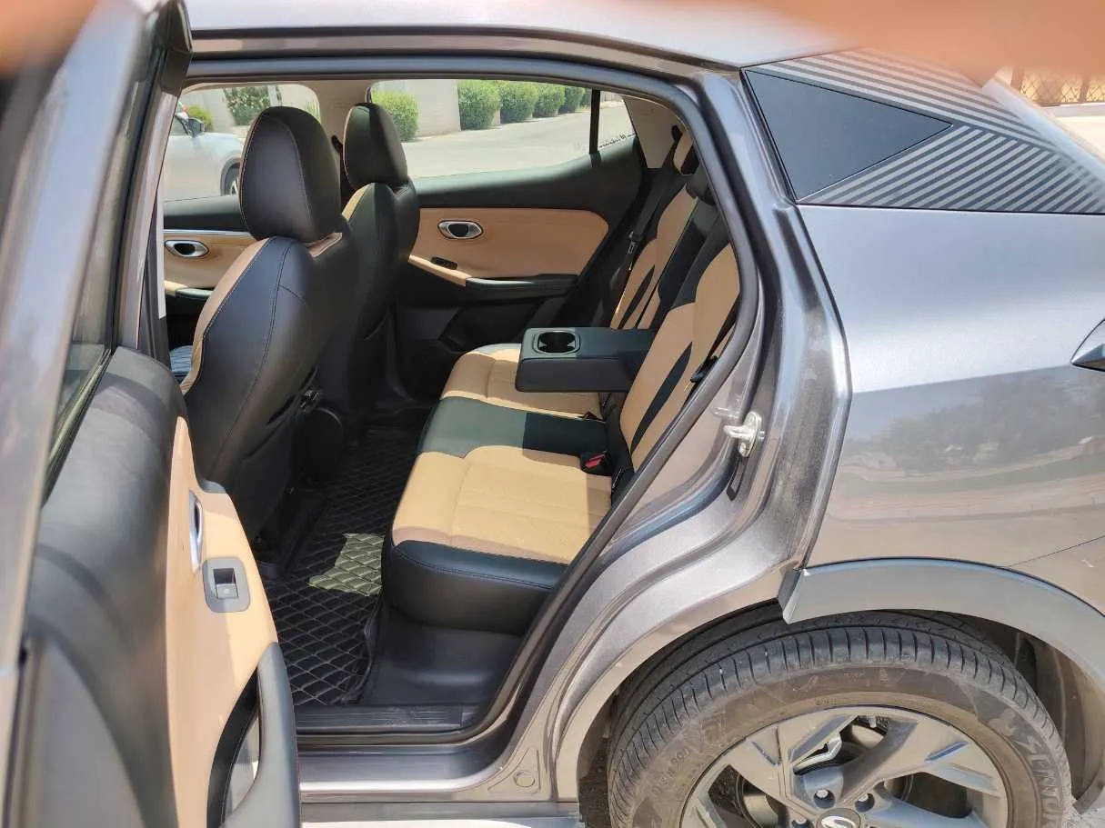 Car image 15